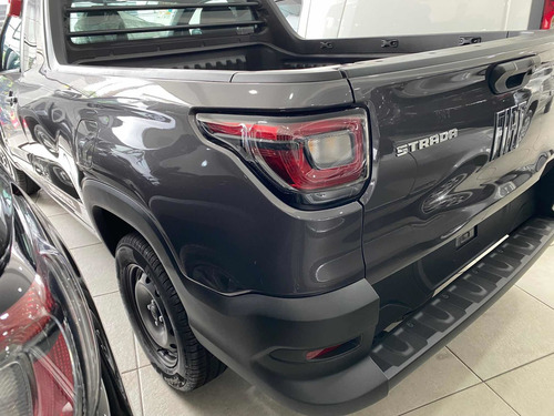 Imagem 4 de 8 de Fiat Strada 2022 1.4 Endurance Cab. Cs Plus Flex 2p