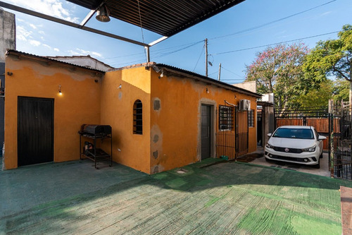 Casa En Venta Don Bosco, Pileta