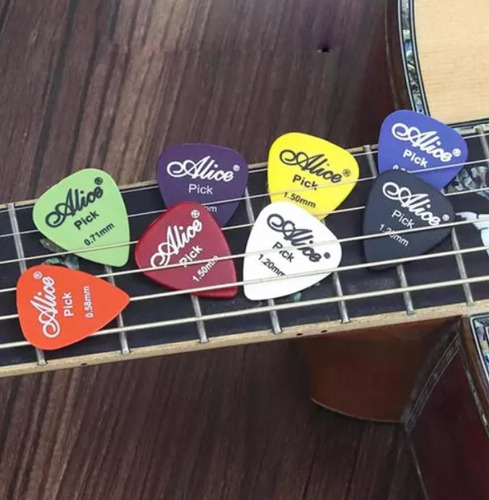 Uñetas O Púas De Guitarra 12 Unidades