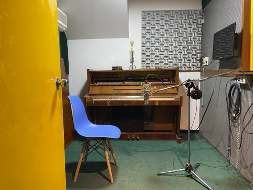 Imagen 3 de 11 de Venta Local Pocitos - Adaptado Para Estudio De Grabación