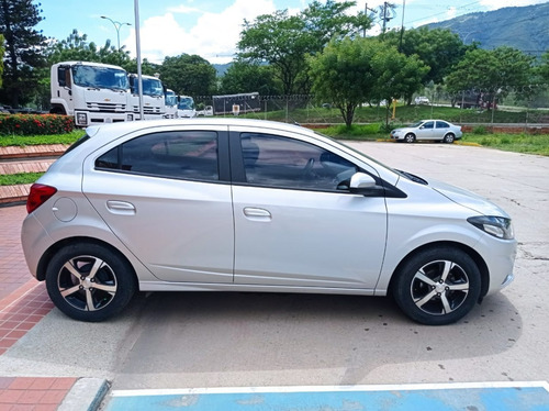 Imagen 4 de 10 de Chevrolet Onix Nb 1.4l Ltz Mt 2020