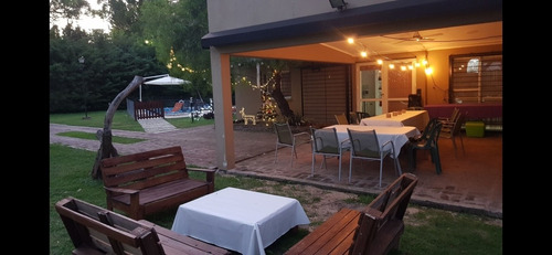 Imagen 20 de 28 de Amplia Y Moderna Casa De Fin De Semana En Paraná.
