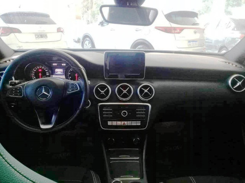 Mercedes Benz Clase A A200 Urban 1.6 At 5p 2017 U/m 70.000km