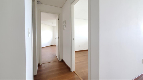 Imagen 3 de 21 de Apartamento, 2 Dormitorios, Vista A Rambla, Ciudad Vieja. A