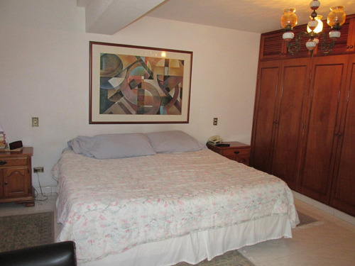 Se Vende Apartamento En Lomas De Prados Del Este Mls #24-28890