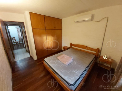 Imagen 8 de 17 de Casa De 5 Dormitorios Y Piscina En Altos Del Pinar. Venta Y Venta Anual