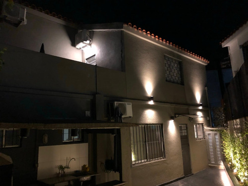Casa, Parque Batlle, 3 Dormitorios, 2 Baños, Fondo Y Garaje.