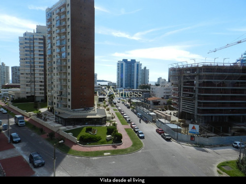 Imagen 4 de 27 de Parada 2 De Playa Brava - Ref: 268