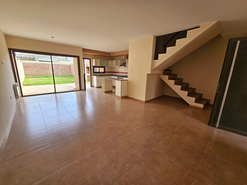 Vendo Duplex 3 Dormitorios En Claros Del Bosque ( Village)