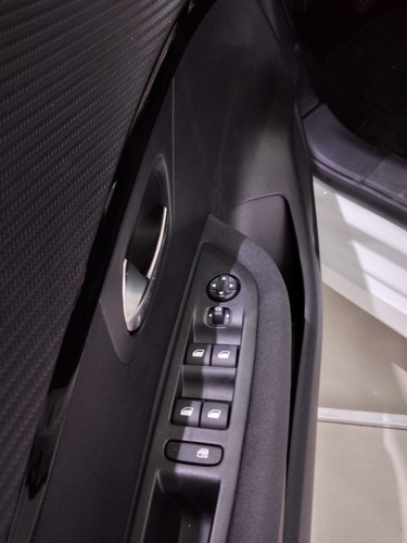 Imagen 12 de 19 de Peugeot 208 1.6l Active