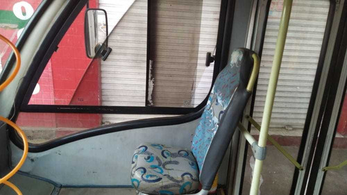 Imagem 4 de 9 de Micro Ônibus Neobus Levo Sim