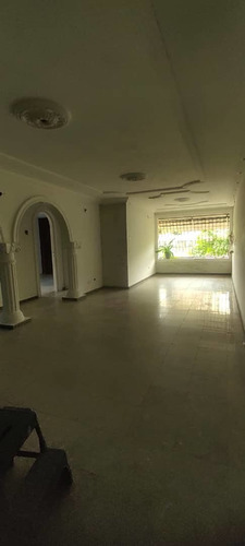 Imagen 13 de 21 de Venta De Apto. Los Teques, Urb. Simón Bolívar.