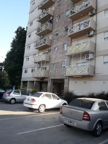 Imagen 2 de 10 de Se Vende Departamento 3 Amb Con Cochera