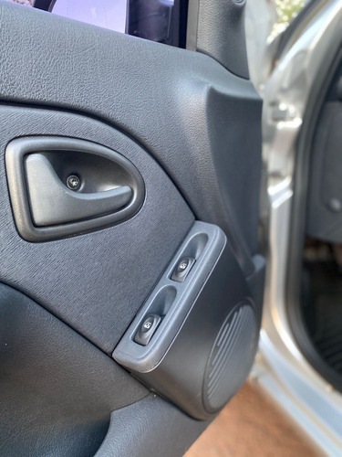 Renault Clio 1.2 Mio Confort Plus Abs Abcp