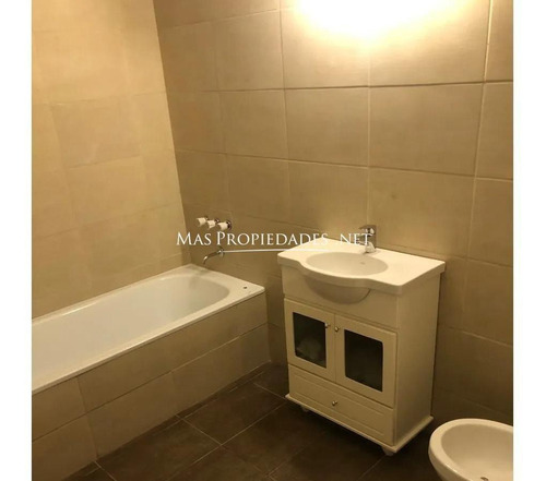 Imagen 9 de 18 de Casa En Venta De 5 Ambientes En Villa Luro