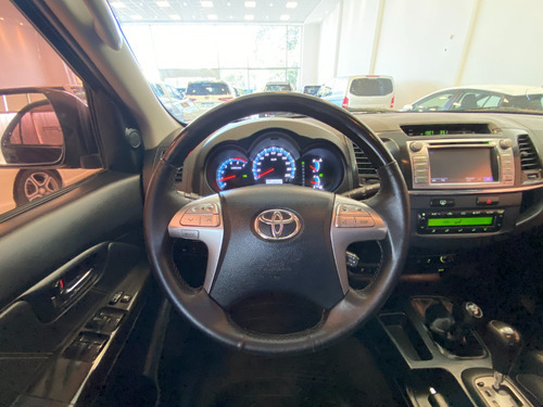 Toyota Hilux SW4 3.0 Srv Cuero 171cv 4x4 5at
