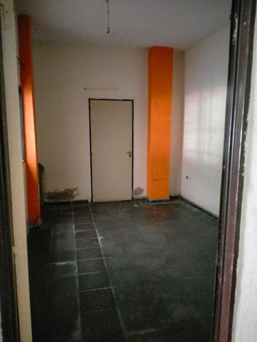 Imagen 12 de 22 de Deposito Oficinas Edificio Alquiler Alberdi