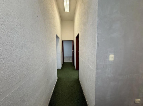 Renta De Local Comercial De 320 M2 En El Centro