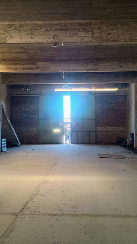 Galpón En Alquiler De 430m2 Ubicado En Barrio Fortunato De La Plaza