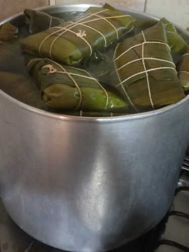 Imagen 2 de 4 de Deliciosas Hallacas Todo El Año Por Encargo Peso 420 Grs.