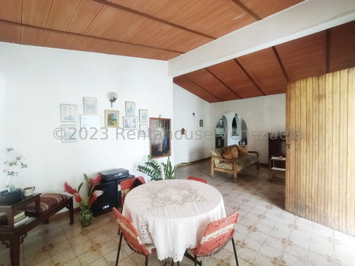 Amplia Casa En Venta Con Anexo Servicio De Internet Excelente Precio Los Samanes Maracay Estef 23-21298