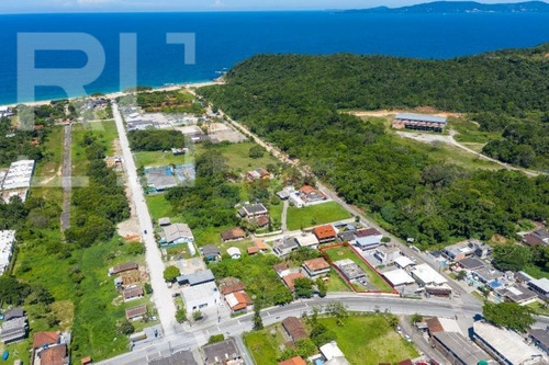 Imagem 3 de 12 de Terreno Na Praia Do Estaleirinho - Terreno A Venda No Bairro Praia Do Estaleirinho - Balneário Camboriú, Sc - Rl-64425