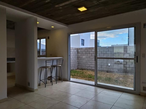 Imagen 8 de 15 de Alquilo Duplex 3d 3b Prados De Manantiales