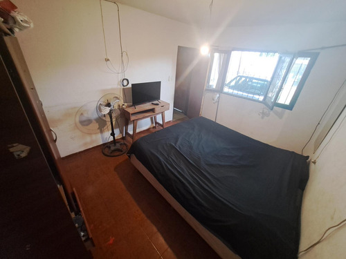 Casa En Venta. Barrio Rosedal. Con Patio.