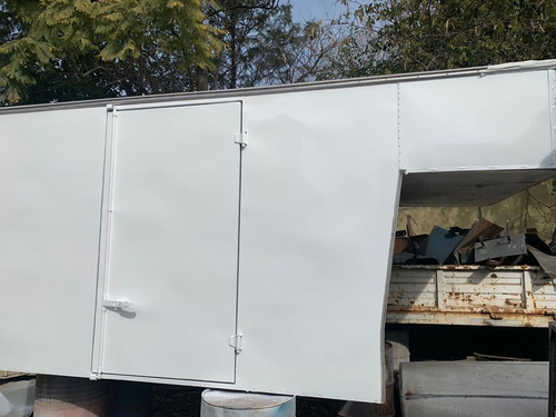 Imagen 3 de 8 de Carrocería Paquetera Con Buche 3x1.90x1.90 Para Kia