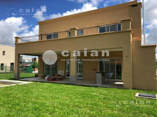 Imagen 3 de 26 de Casa De 4 Ambientes, Estudio Y Dependencia Sobre Lote Interno En Las Tipas, Nordelta