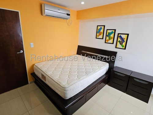 Se Alquila Bello Apartamento En La Candelaria Mls 26-214
