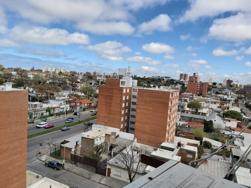 Imagen 16 de 17 de Apartamento Muy Luminoso. Vista Este Y Oeste. Muy Acogedor.gastos Bajos