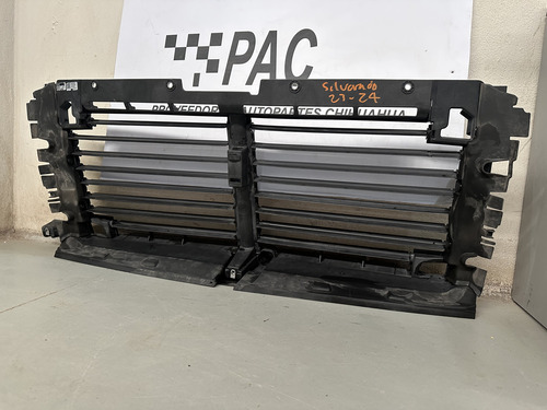 Soporte Parrilla Persiana Chevrolet Silverado 2021 2024 Orig (Usado)