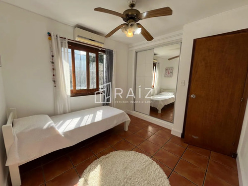 Casa Alquiler Anual 4 Dormitorios Zona Colegios Con Piscina Y Parrillero