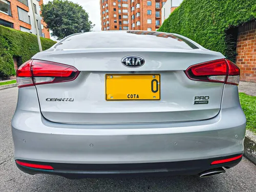 Cerato Pro Sx At 1.6l 2ab Abs Fe
