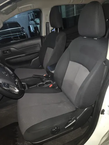 Mitsubishi L200 2.4 Cd Glx 4X2 Mt