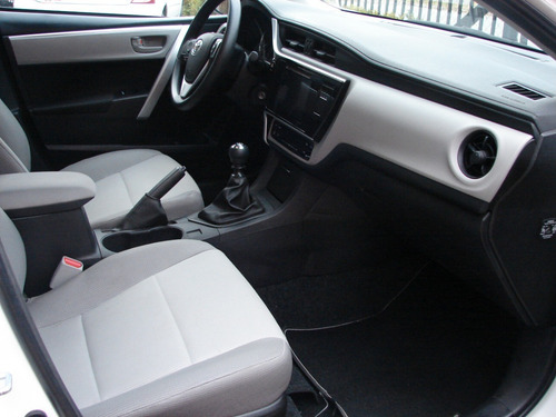 Imagen 7 de 7 de Toyota Corolla Xei Mt 2018 48500km