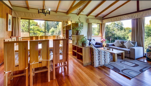 Dos Casas Con Espectacular Terreno En Lago Calafquen