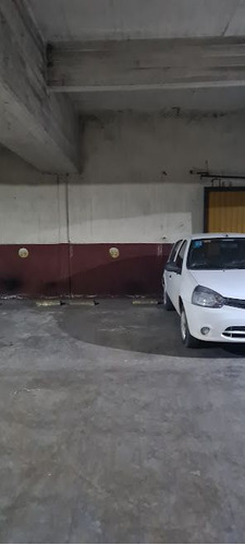 Imagen 2 de 2 de Cocheracubierta En Alquiler Ubicado En Centro