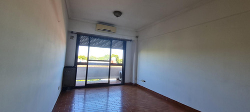 Departamento De 2 Ambientes En Florida Mitre Ubicación Inmejorable- En Venta