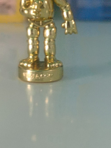 Figura Freddy Dorada Colección Vuala 2025 Fnaf. (Usado)
