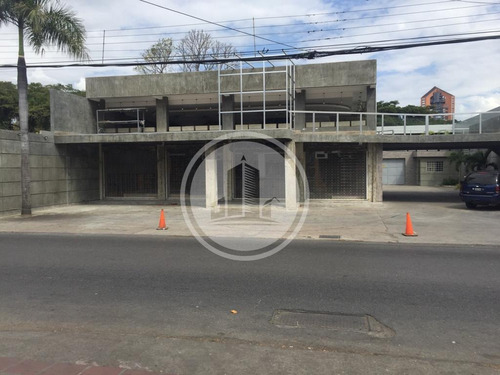 Amplio Local Comercial A Estrenar,  Centro De  Maracay, Aragua  012jsc