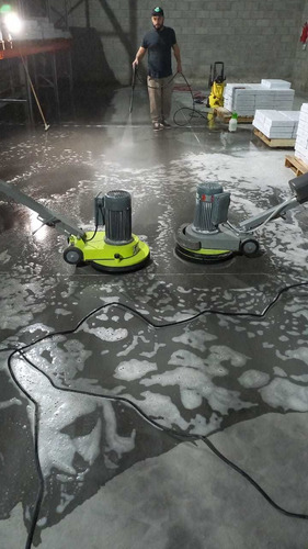 Imagen 4 de 10 de Limpieza De Pisos Industriales De Hormigón,