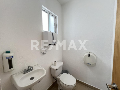Consultorio - Comercial En Renta