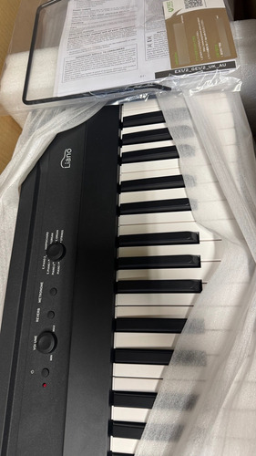 Korg Liano Piano Digital 88 Teclas Igual A Nuevo En Caja Negro