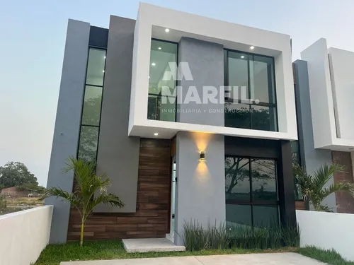 Venta De Hermosa Casa Con Excelentes Acabados En La Rioja Colima Al Noreste