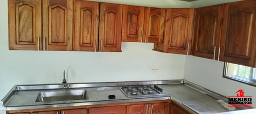 Casa En Arriendo En Santa Elena. Cod A5263