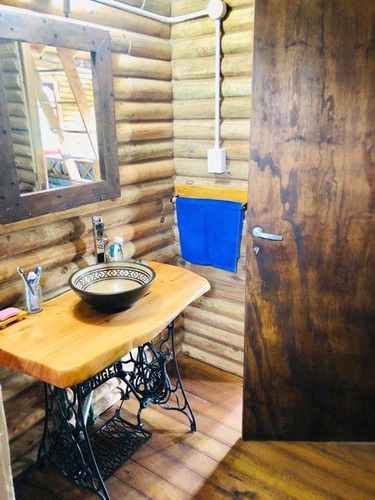 Casa Estilo Cabaña En La Caleta