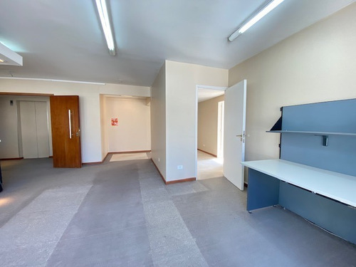 Imagen 5 de 20 de Amplias Oficinas En Microcentro, Excelente Ubicación.