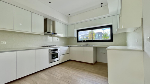 Casa En Venta En Puertos Del Lago Barrio Ceibos A Estrenar